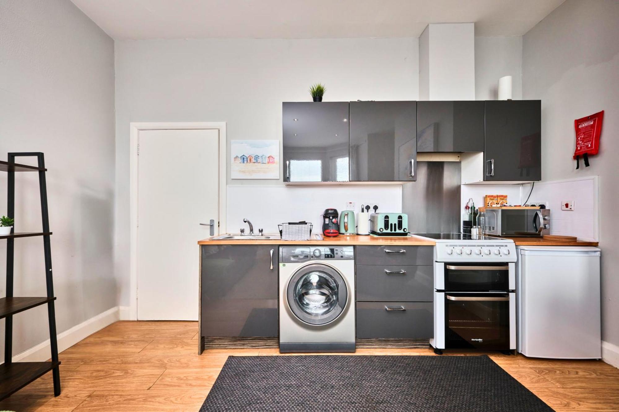 1 West Beach - Dog Friendly - Portrush By The Sea ภายนอก รูปภาพ